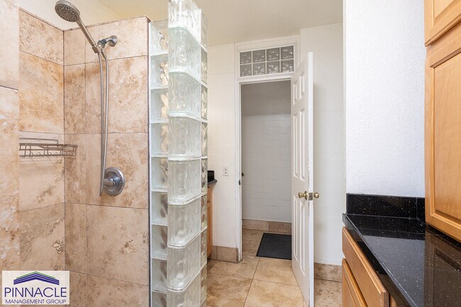 Building Photo - 240 Lili?uokalani Ave