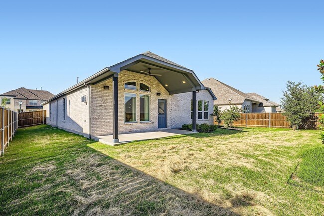 Building Photo - 17204 Clover Dr