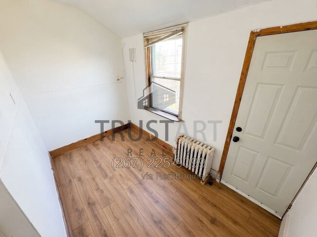 Building Photo - 4747 N Mascher St