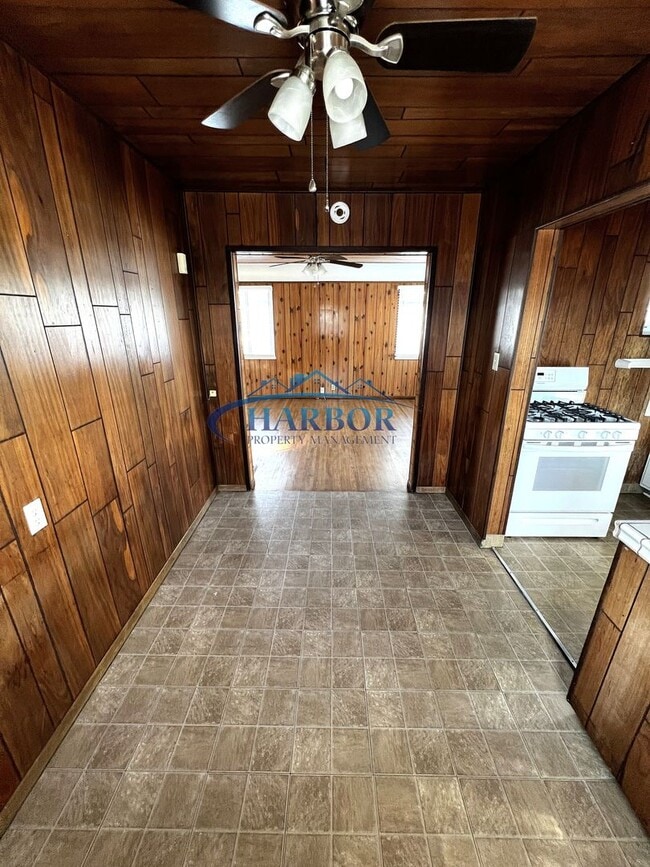 Building Photo - 2449 Seabright Ave