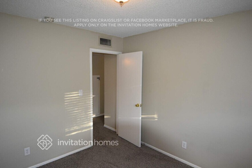 Building Photo - 2320 W Beck Ln