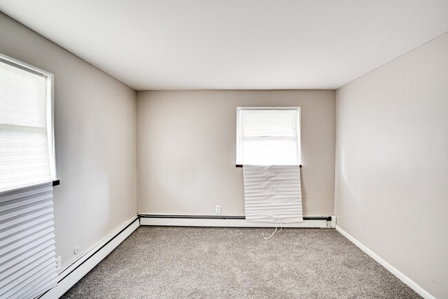 Building Photo - 3235 W 157th St