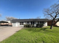 Building Photo - 1110 Falcon Dr