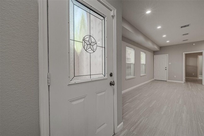 Building Photo - 4741 Bricker St