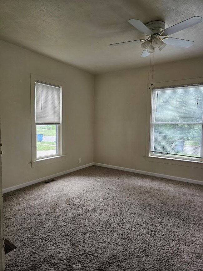 Building Photo - Two Bedroom One Bath Lower Duplex with W/D Hookup