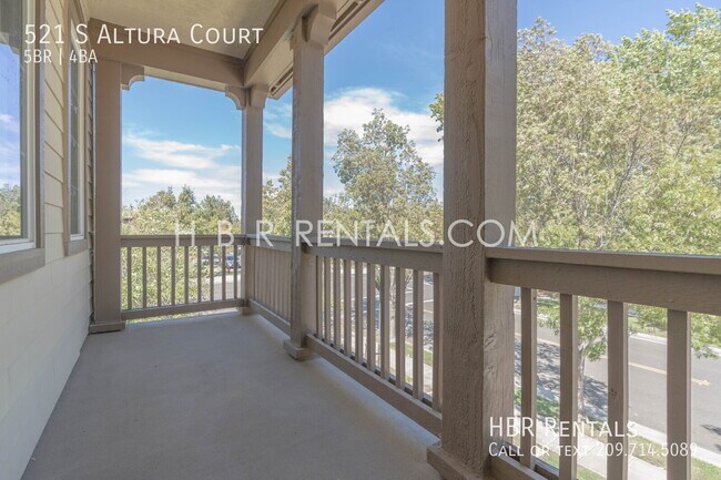 Building Photo - 521 S Altura Ct