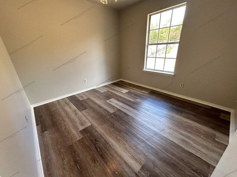 Building Photo - 108 Grand Maple Dr