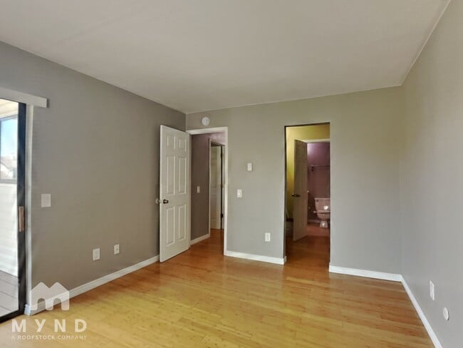 Building Photo - 7885 Barbara Ann Dr