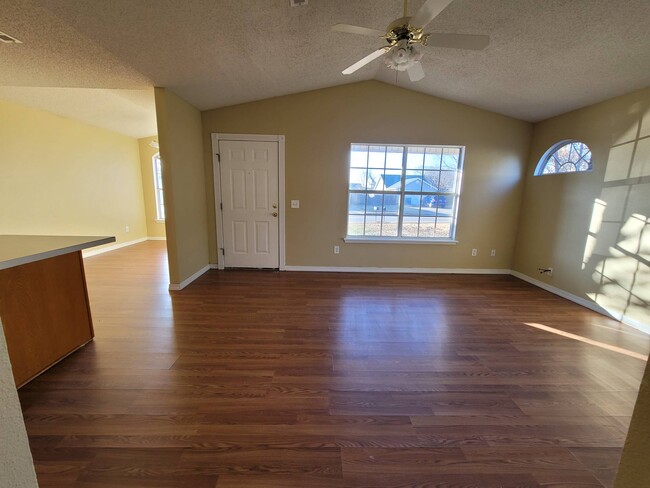 Building Photo - 1111 Tunbridge Dr