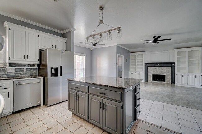 Building Photo - 1209 SW 113th St