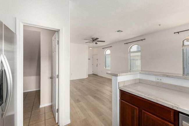 Building Photo - 2150 E Bell Rd