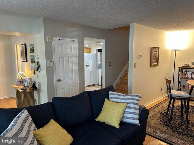 Building Photo - 441 Tomlinson Rd