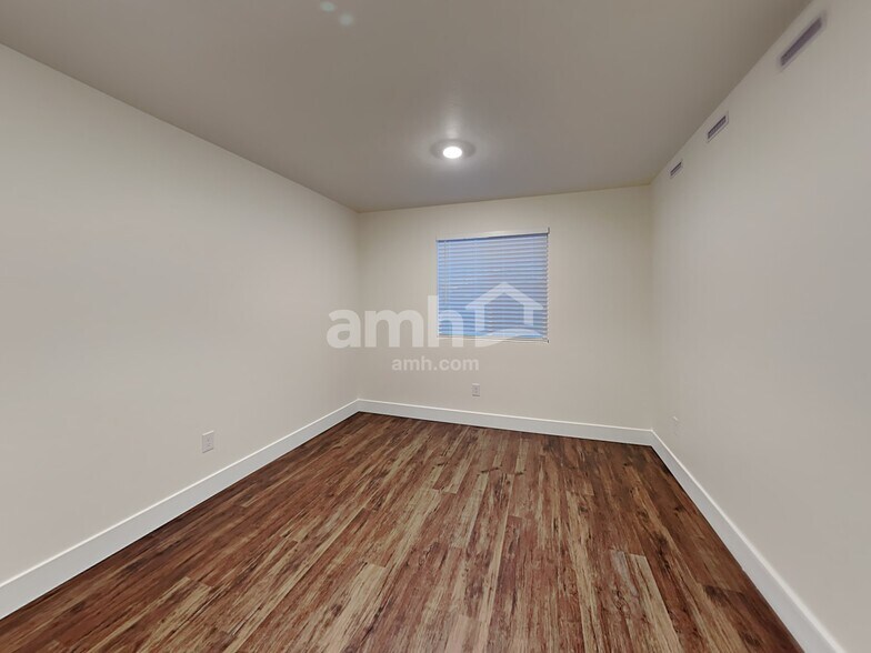 Building Photo - 6658 Spriggel St