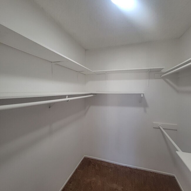 Building Photo - 2 BEDROOM CONDO UNIT IN THE WEST LA AREA 646 481 4404