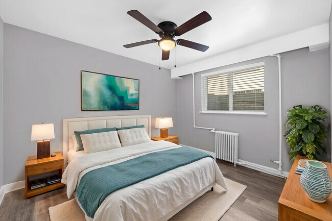 Interior Photo - Mayfair - Remodeled Units - Must See! ***