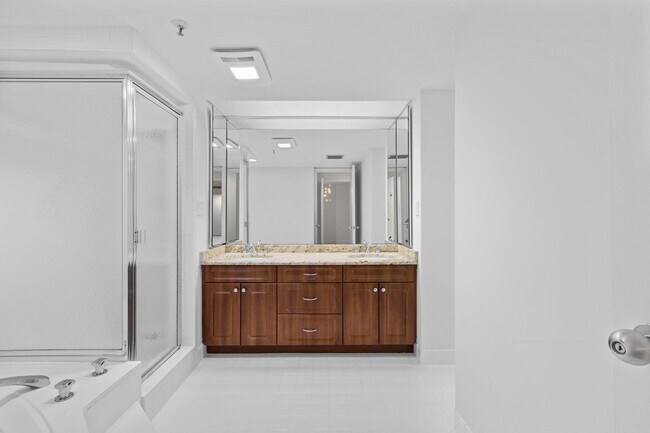 Building Photo - 3440 S Ocean Blvd