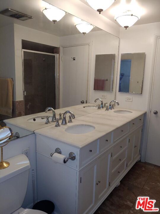 Building Photo - 23918 De Ville Way