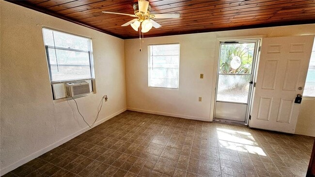 Building Photo - 19 N Mango St
