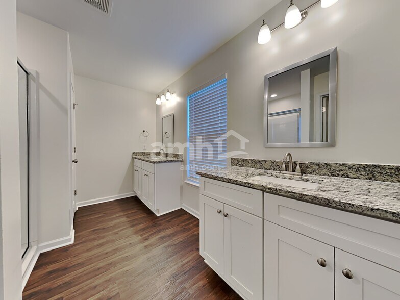 Building Photo - 103 Westover Dr