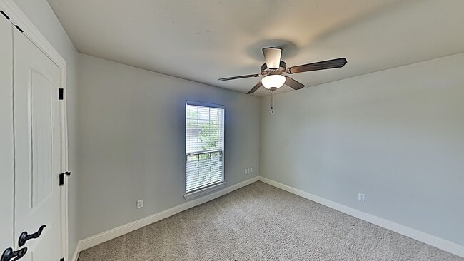 Building Photo - LUXURY 4 Bedroom 2.5 Bathroom Home in Lone Oak Lakes Deer Creek Schools- Gated Community