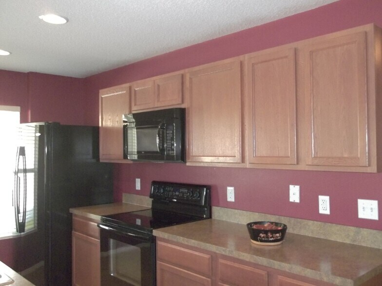 Building Photo - 1745 Strathmore Cir