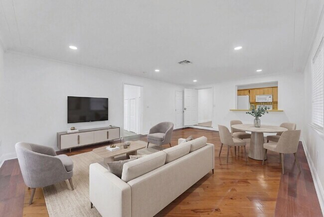 Building Photo - Charming Coral Gate Home Steps from Miracle Mile