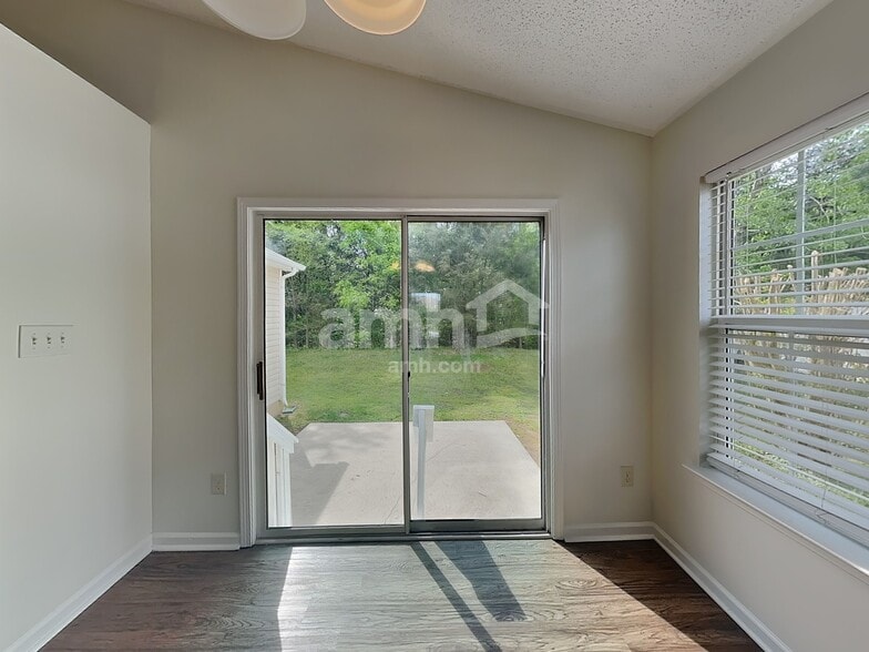 Building Photo - 15115 De Havilland Dr