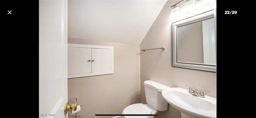 Building Photo - 6192 Jaycox Rd