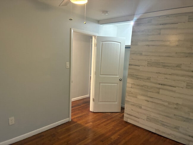 Building Photo - Room in Duplex on Union Rd SW