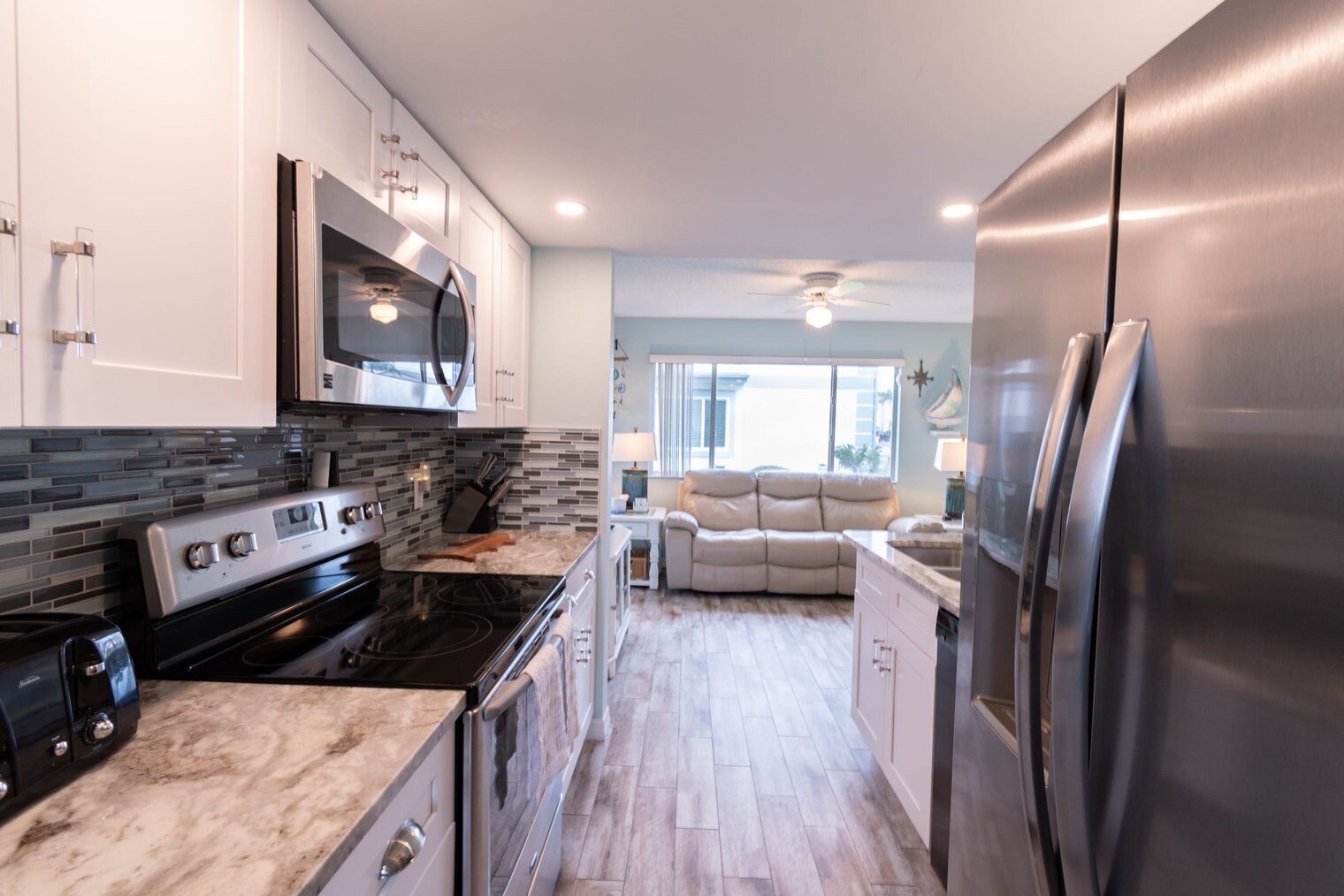 Building Photo - 516 Beach Park Ln