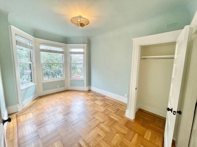 Building Photo - Mission Dolores Park Modern 2BR/1BA Deligh...