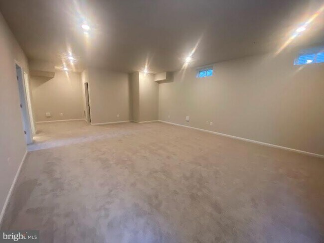 Building Photo - 506 Nursery Ln