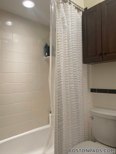 Building Photo - 16 S Russell St