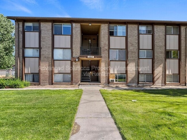 Building Photo - 1351 N Redwood Rd