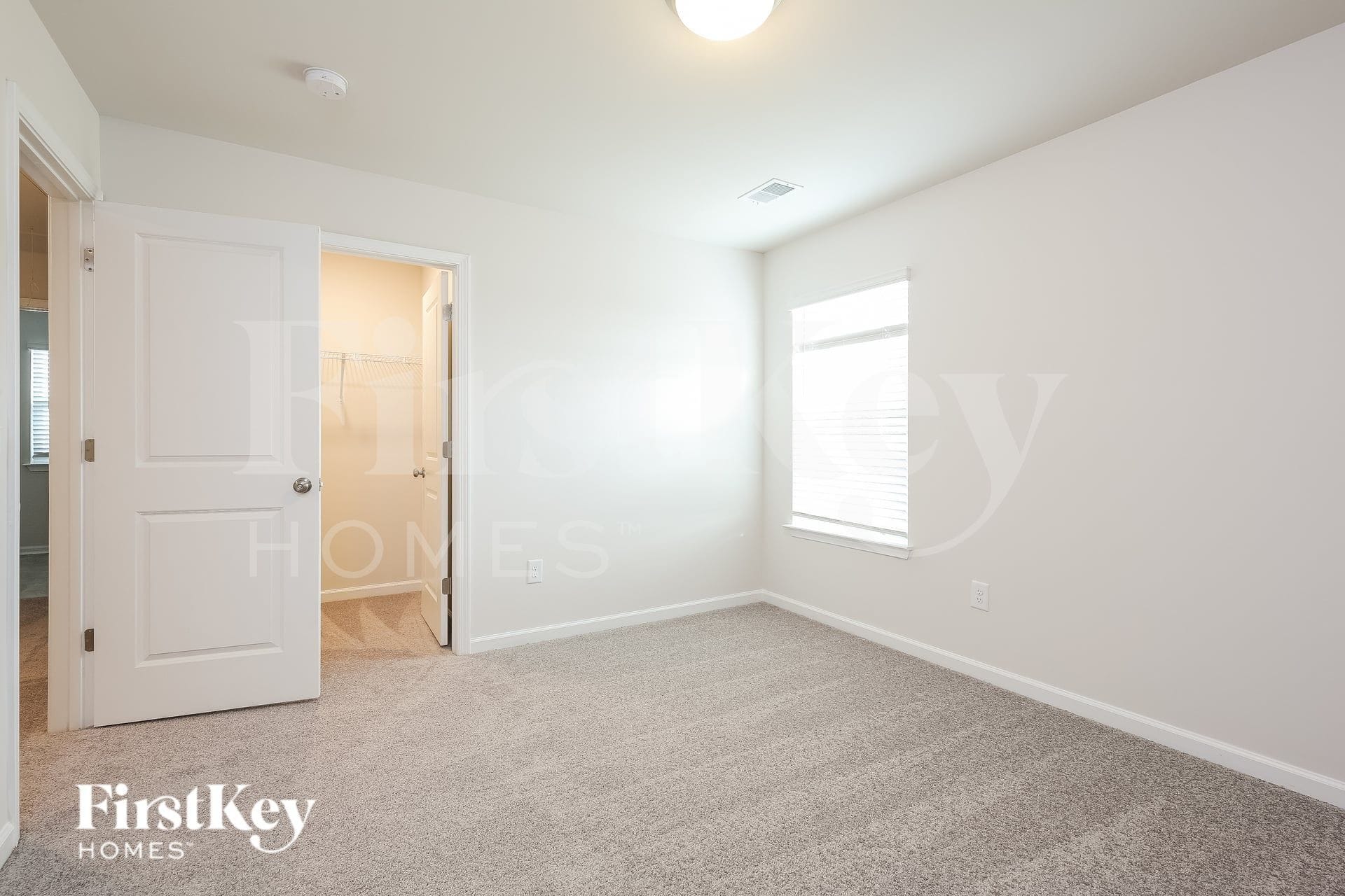 Building Photo - 701 Birchcrest Wy