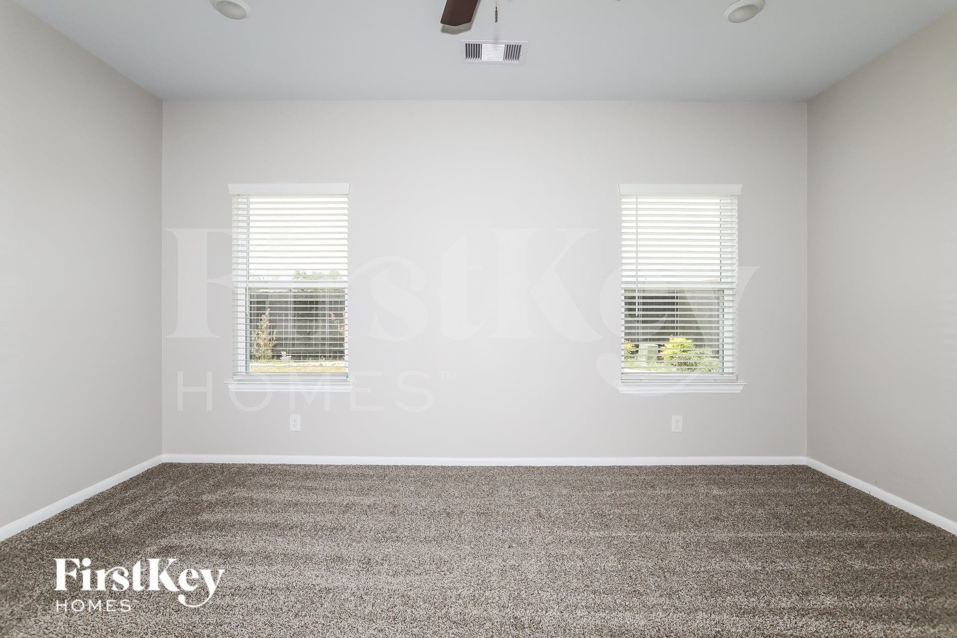 Building Photo - 811 Steam Rdg Ln