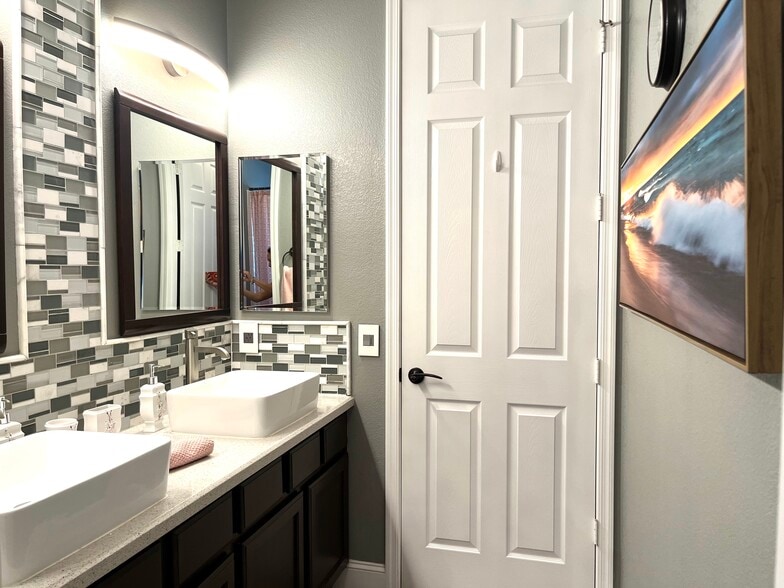 Building Photo - 7729 Villa Gabriela Ave