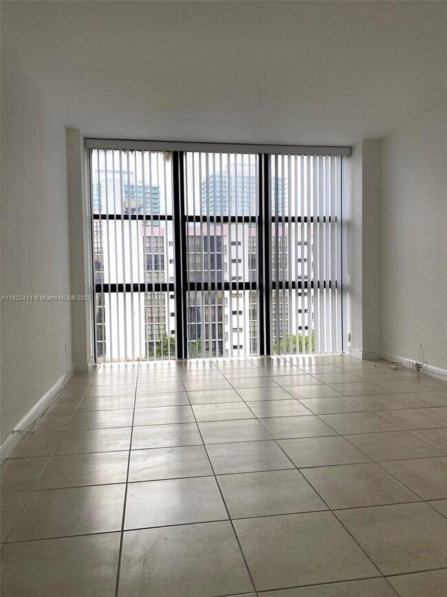 Building Photo - 1 bedroom in Sunny Isles Beach FL 33160