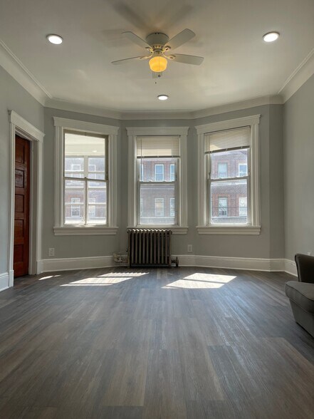 Building Photo - 101 Romaine Ave