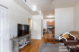 Building Photo - 2517 N Ashland Ave