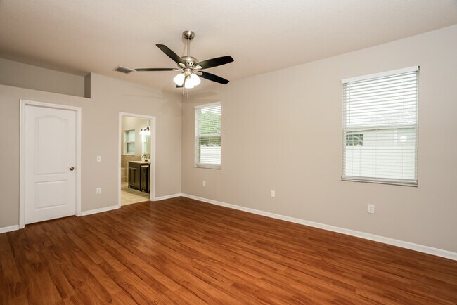 Building Photo - 13206 Beechberry Dr