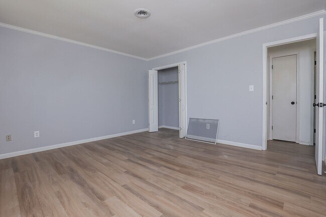 Building Photo - 4 bedroom 3 Bath in Tangelwoods - Fenced in backyard