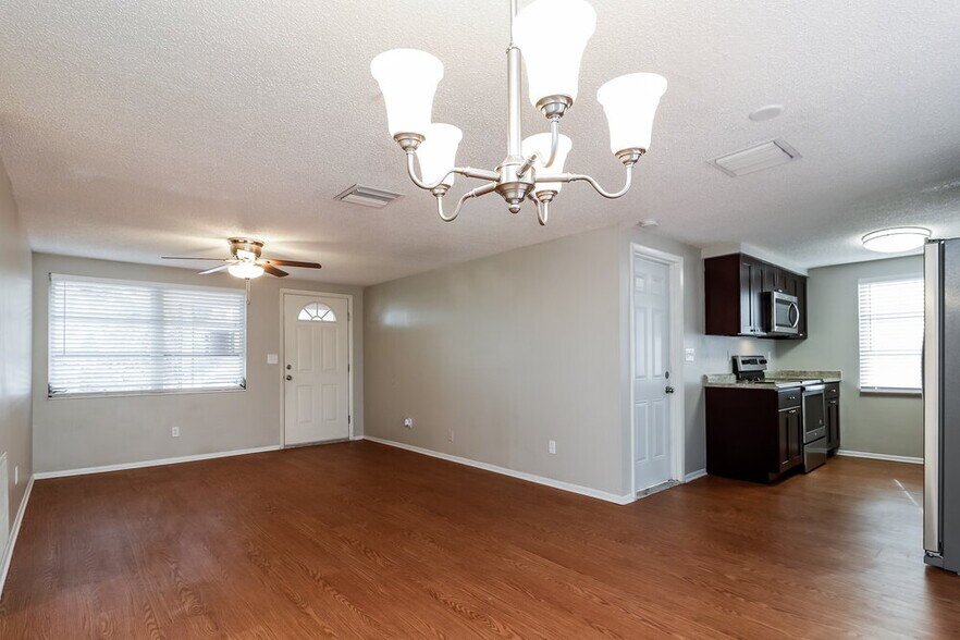 Building Photo - 3447 Wilson Dr