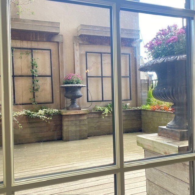 Building Photo - 72 Mt Vernon St