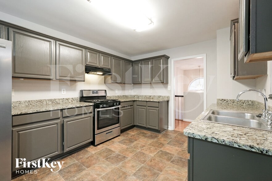 Building Photo - 3810 Riversong Dr NW