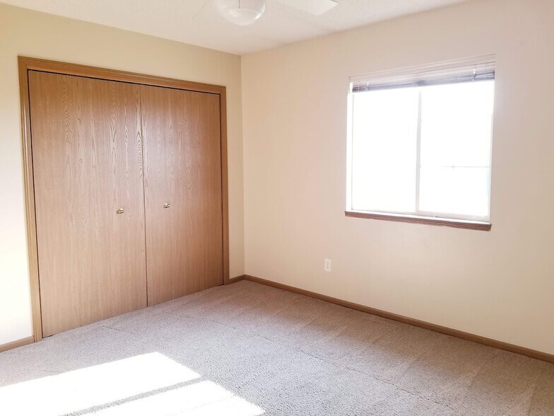 Building Photo - 560 Penn Ct