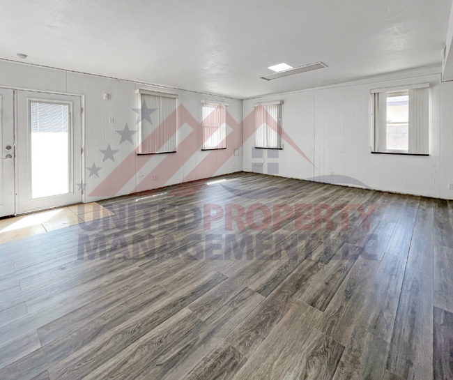 Building Photo - 3 bedroom 2 bathroom house for rent Carlsb...