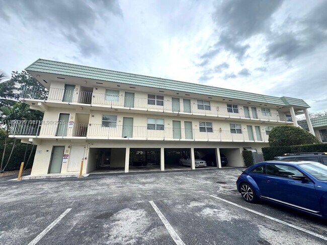 Building Photo - 650 NE 61st St