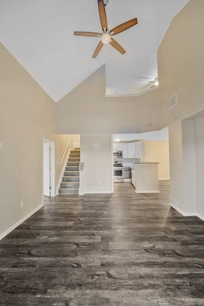 Building Photo - 1060 Gardenview Loop