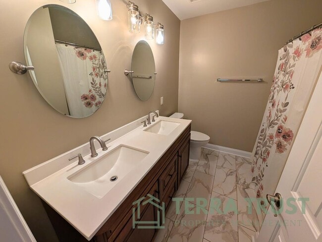 Building Photo - 10429 Madison Park Dr